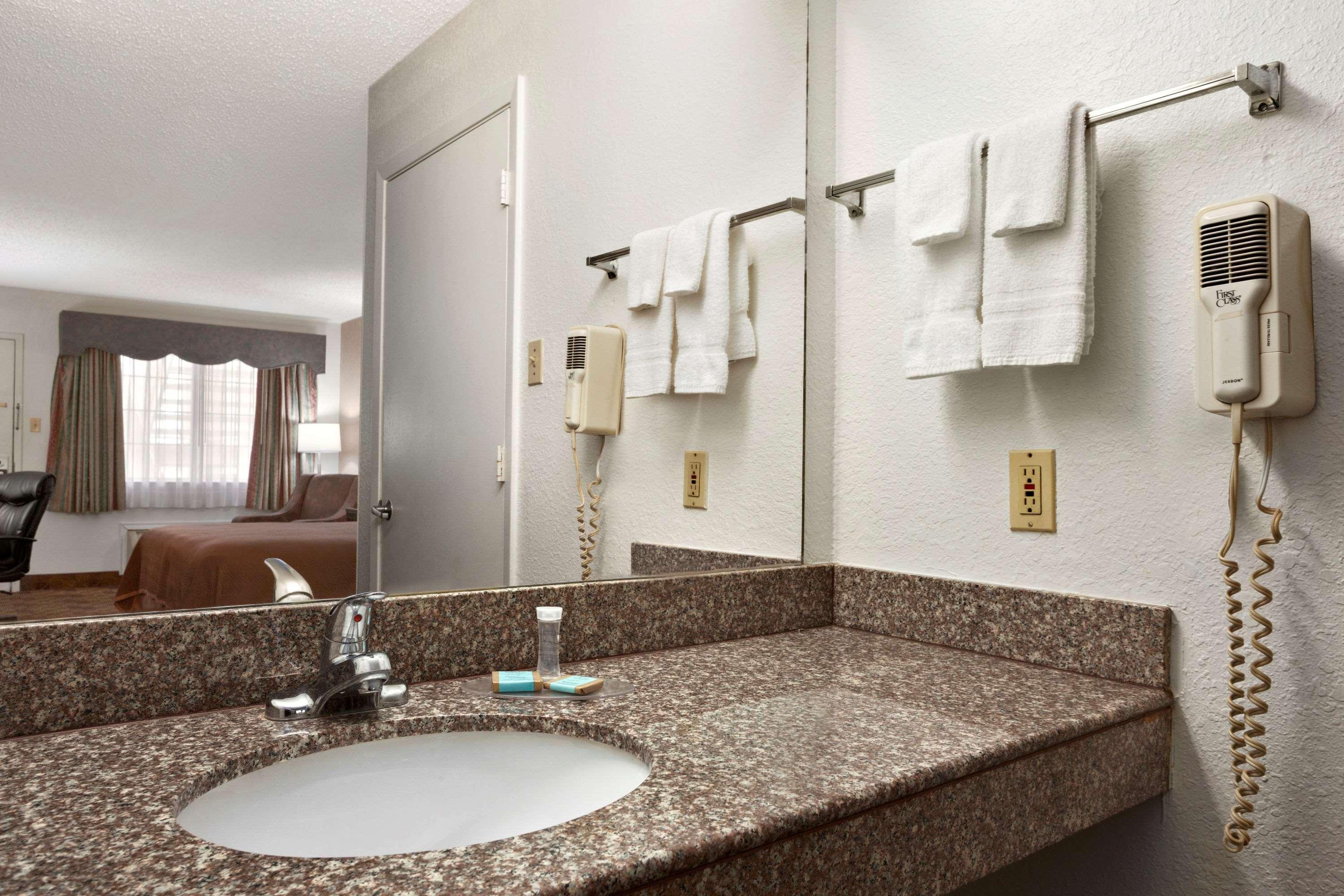 Travelodge By Wyndham Killeen/Fort Hood Buitenkant foto
