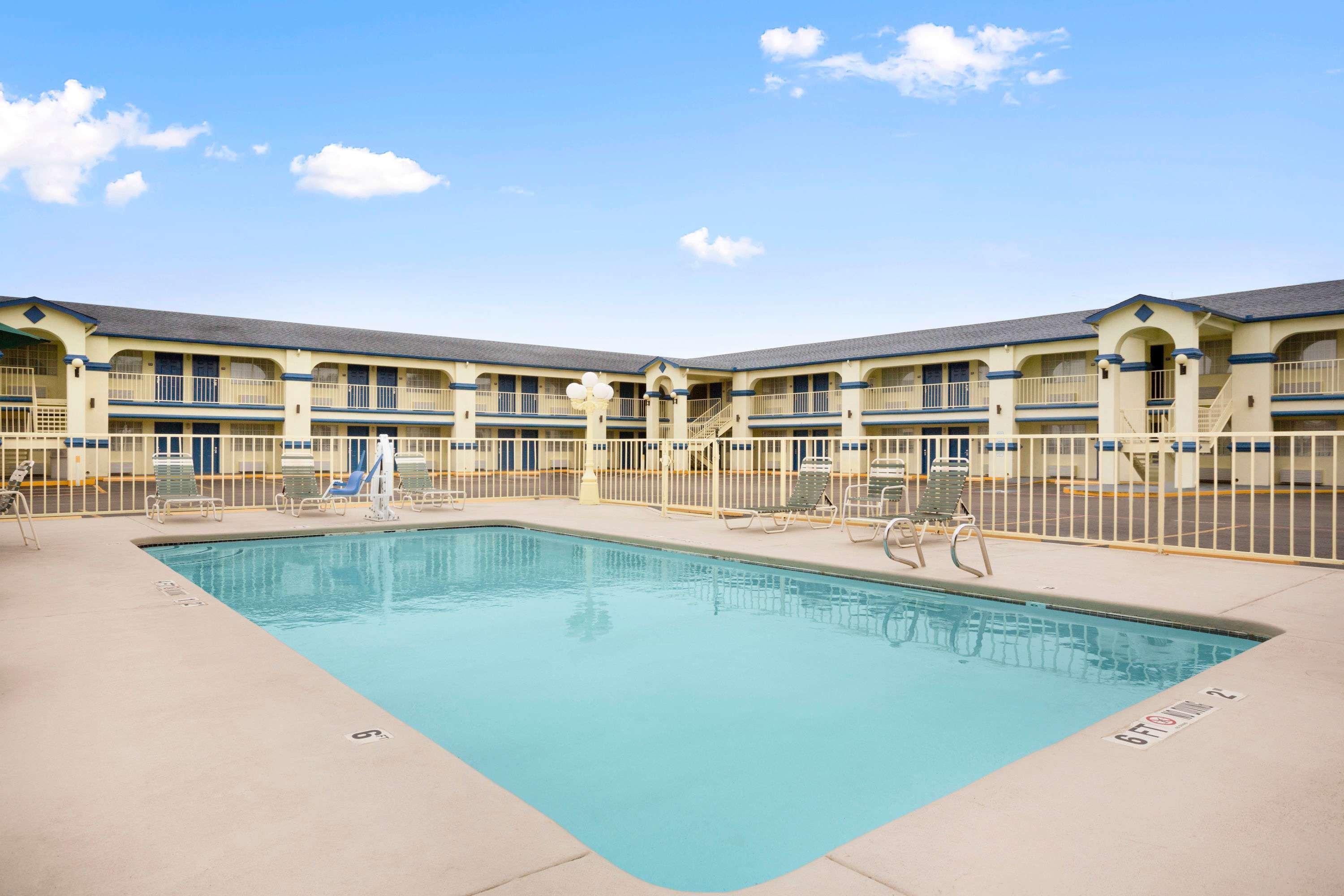 Travelodge By Wyndham Killeen/Fort Hood Buitenkant foto